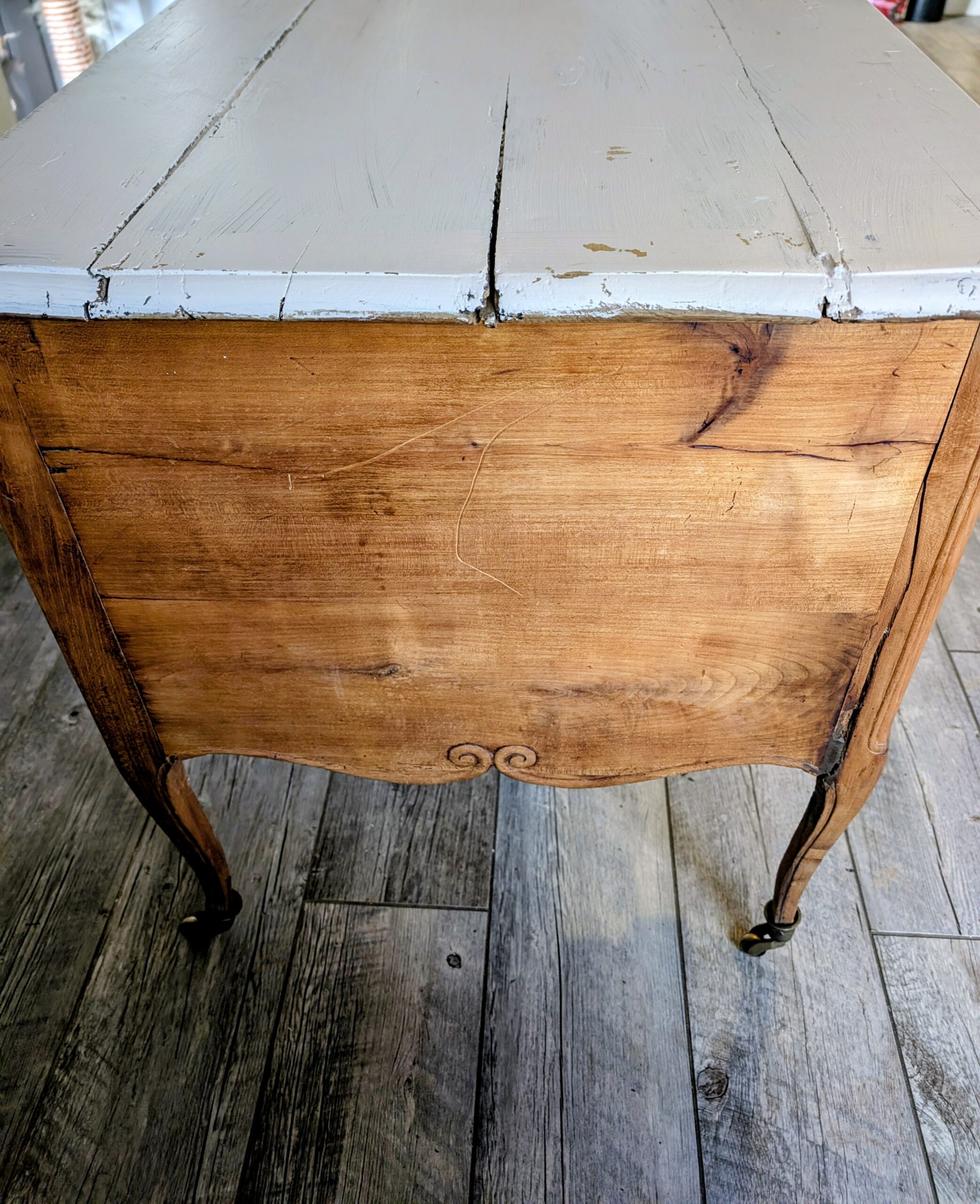 Vintage Solid Wood French Provincial Desk Carved Antique Style - Image 4